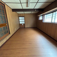 勝手口横の洋室 