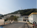 横路小学校 857m   