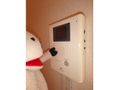 事前に来訪者をチェックできるTVドアホン完備。 
