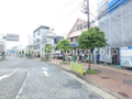 建物前の道路 