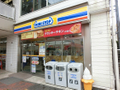 駅前のミニストップ。 
