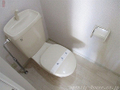 清潔感のあるトイレスペース。 
