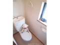 窓があって明るいトイレスペース♪ 