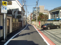 前面道路、東から西へ 