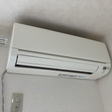 参考写真　エアコンが一基付いています 