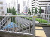 賃貸ブログ　本郷で階下に駐車場付きの物件です