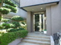 新宿駅徒歩圏内　オートロック付き2DKマンション