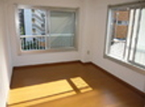 賃貸ブログ　新宿・新大久保・東新宿　最上階マンションが4万円もしや・・・・