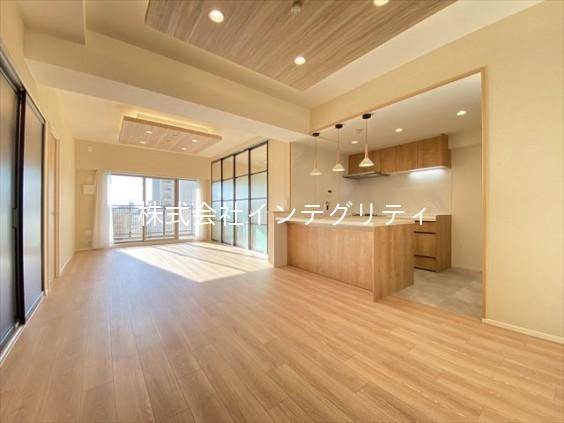 ニュートンプレイス サウスコート（9階） 建築家『隈研吾』氏によって 