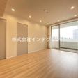 南西向きの明るいリビング　／　弊社施工例（グランアルト豊洲14階）2025年7月施工 