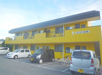 【賃貸】いわき市小名浜林城、コンビニ徒歩1分、バイパスそば、光インターネット無料、広々間取りでファミリーにおすすめの物件、「コーポ林城」をご紹介します。