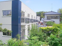 【賃貸】いわき市平字胡摩沢、追焚給湯、シャワー、エアコン、洗面台、洗浄便座、浴室乾燥機、ドアホン、24H電話対応　いわき駅まで徒歩圏内でインターネット接続費用無料の、1K「CASA　HONESTY」をご紹介します。