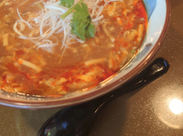 酸辣湯麺（サンラータンメン）