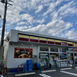 郵便局・食堂・コンビニ・バス停徒歩２分の便利な立地。 