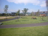 松本市　賃貸　アパート　「マンションの目の前が公園！目の前に広がる緑に心癒されます！」