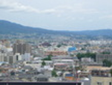 松本市　賃貸　アパート　不動産　最上階角部屋から広がる「THE　松本」の景色に癒されてください。お城も見えますよ！