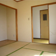 6帖の和室も南向きで暖かいです。 