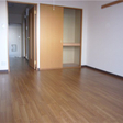 8帖の広々としたお部屋とたっぷりの収納が魅力のお部屋ですよ。 