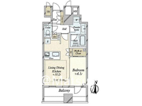青山通りより１本入った貝坂通りに面する好立地。