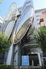 大江戸線　飯田橋駅