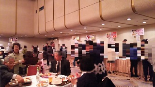 (株)松屋撮影：飯田橋桜まつりフラワープレゼント
