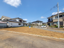 【社有売地】東南角地の平坦地　上下水道・都市ガス宅内引込済　建築条件無