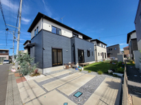 駐車広々、南側ゆったり庭スペース