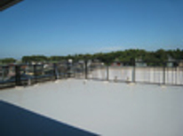 上階なし！ひろ～いルーフバルコニー付の３方角部屋！