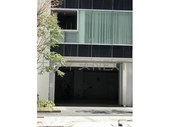 GLASS CITY SAKAE(JMFビル名古屋栄01) / 地下1階 564.07m2 築17年