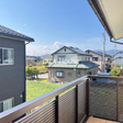リビングと繋がる日当たり良好なバルコニー♪ 