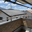 屋根付きワイドバルコニーなので、急な雨の時も安心♪美しい山々を臨むバルコニーです☆ 