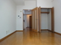 西新宿駅３分の駅近、女性も安心の管理良好セキュリティマンション。