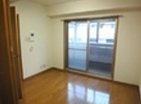 西新宿駅３分の駅近７階部分、女性も安心の管理良好セキュリティマンション