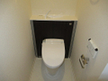 お風呂・トイレ別のトイレです。ウォシュレット付になります。 