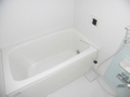 便利な追い焚き機能付の浴室です 
