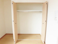 クローゼットタイプのたっぷり収納です。 