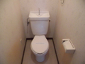 トイレは浴室とは別です。 