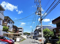 あざみ野1丁目、裏道から