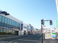 駅まで通りは便利です徒歩1分です 