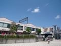 東海大学前駅の駅ビルにはいろいろなお店がありますよ 